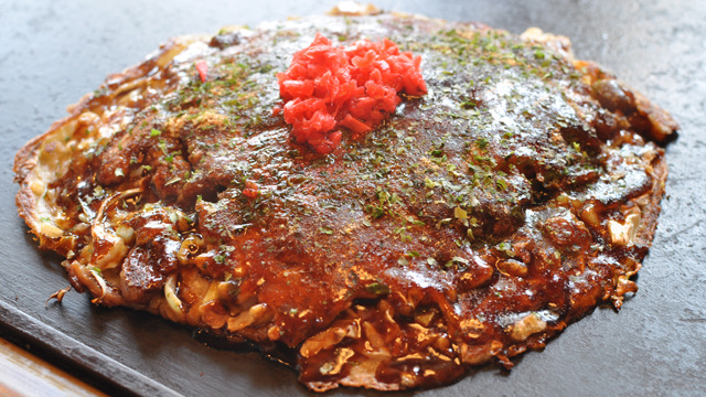 お好み焼きとおでんのミックス料理にくてんが美味い