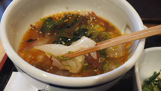 直視できないほど美味そう。鯛めし。