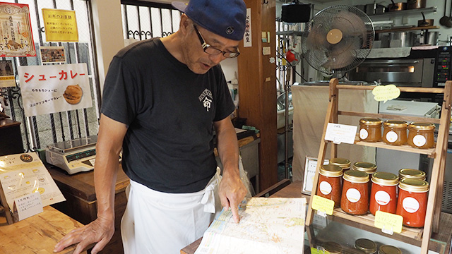 喫茶店「グリット」の伊藤さん。