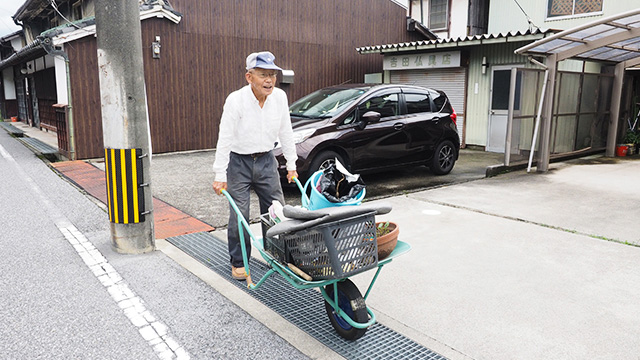 おすすめの食事処を教えてくれたおじさん。