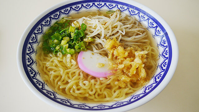 ラーメンをうどんに入れると美味しい
