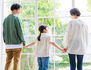 子供や介護の兼ね合いですぐ勤務開始ができない・・・のイメージ画像