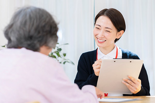 認定調査員・サービス管理責任者・社会福祉士の仕事内容のイメージ画像